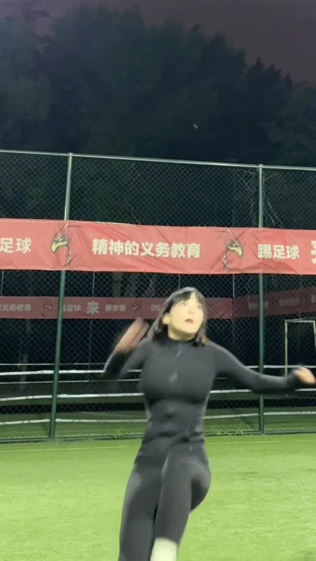 這身材滿滿的膠原蛋白啊這倒鉤給我來(lái)一腳不得飄飄欲仙
