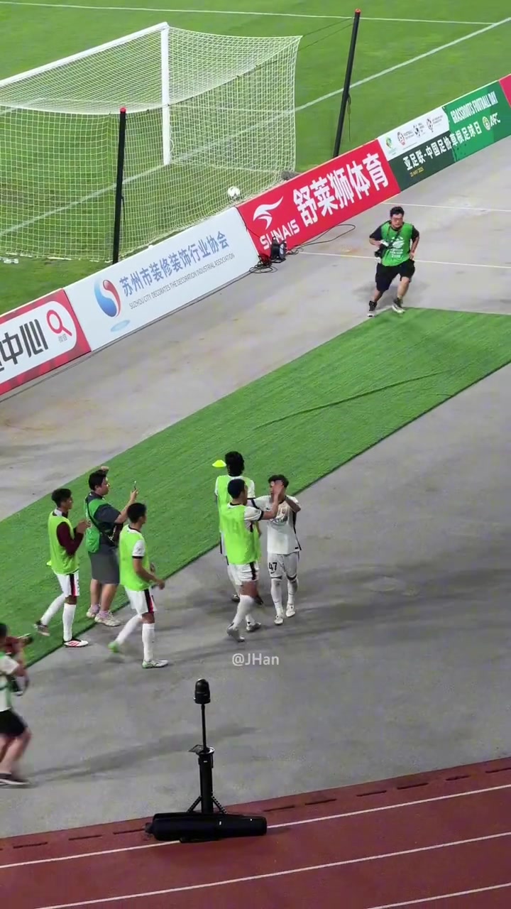 蒯紀(jì)聞終于收獲首球怒吼宣泄情緒