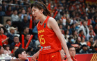 中國女籃高度優勢明顯，籃板44-20領先日本，前場板16-5。